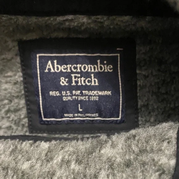 Abercrombie & Fitch Gray Fleece Black Quilted Pullover Sweater - Picture 2 of 8